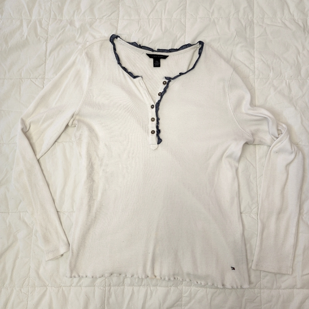 Tommy Hilfiger 90s style heney shirt with lettuce hem